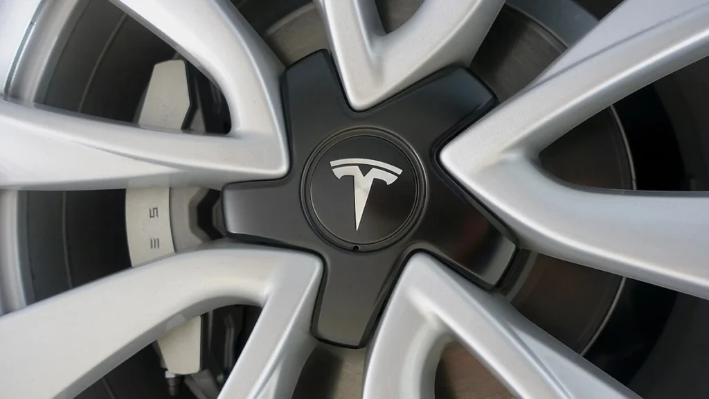 Tesla Rim Replacement