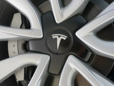 Tesla Rim Replacement